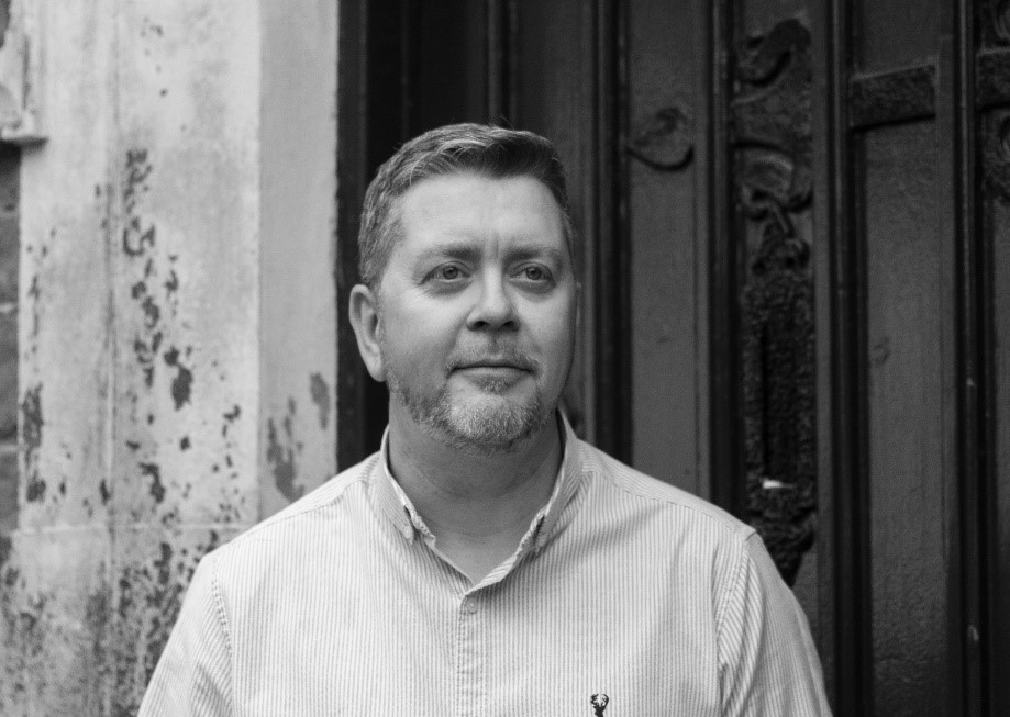 Russell Clifton（企業(yè)主和創(chuàng  )始人）